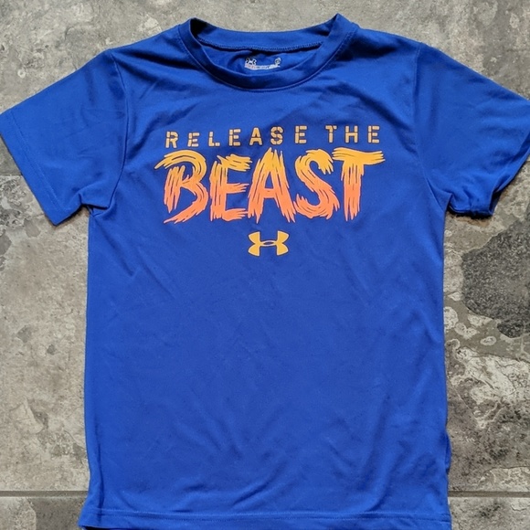 3-size 6 under armour t-shirts - Picture 5 of 6